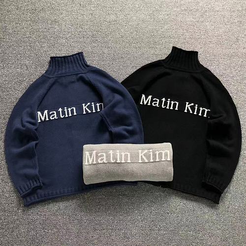 MA N M Sweater