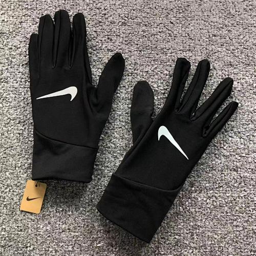 Nike Giove