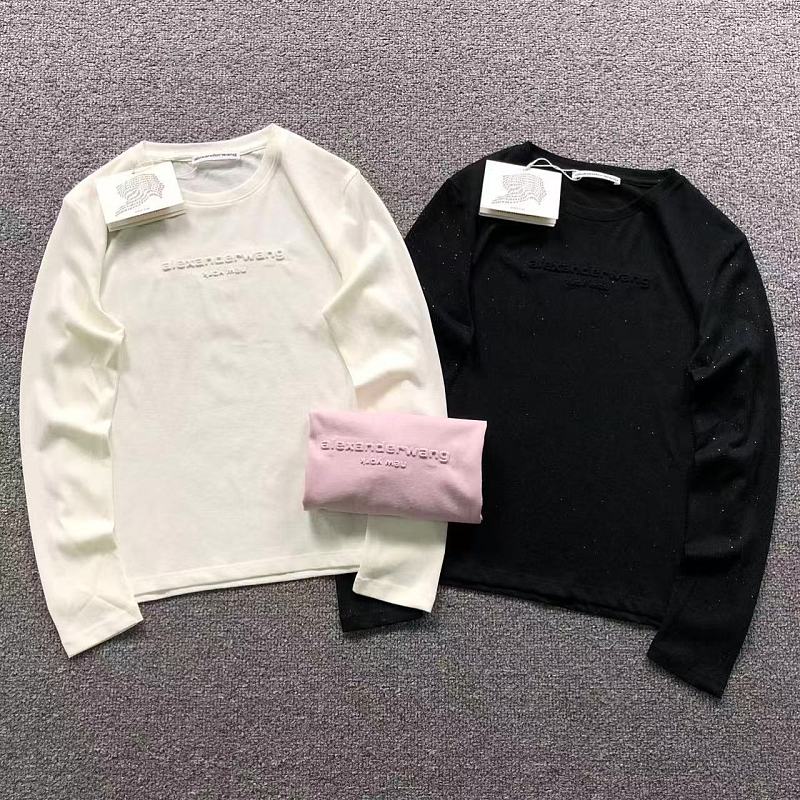 A X ER W G Long Sleeved Femaie Styie