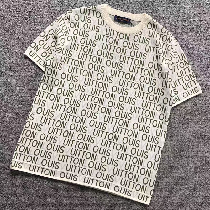 L T-Shirt Sweater