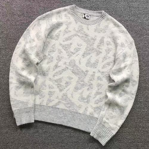 M RT A Sweater