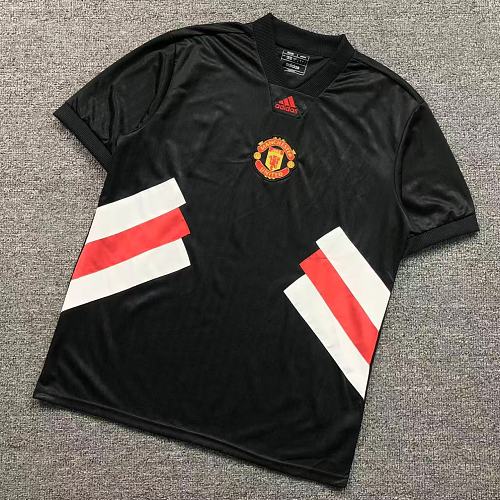 Adidas T-Shirt