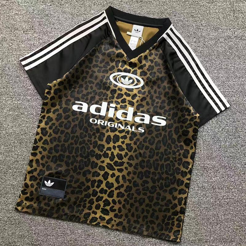 Adidas T-Shirt Feaie Styie