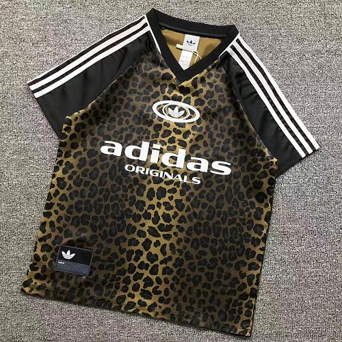 Adidas T-Shirt Feaie Styie