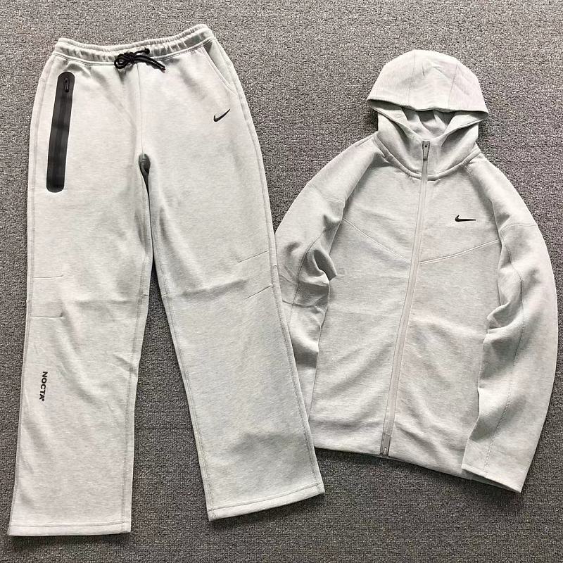 Top Trousres Nike North Hoodie Trousers 60kg I Wear Size M In The Phot
