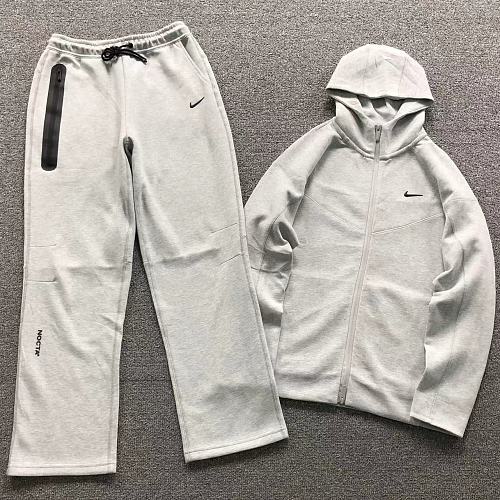Top Trousres Nike North Hoodie Trousers 60kg I Wear Size M In The Phot
