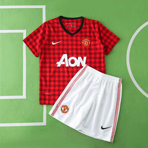 Manchester United F.C. Home Retro Kids Kit