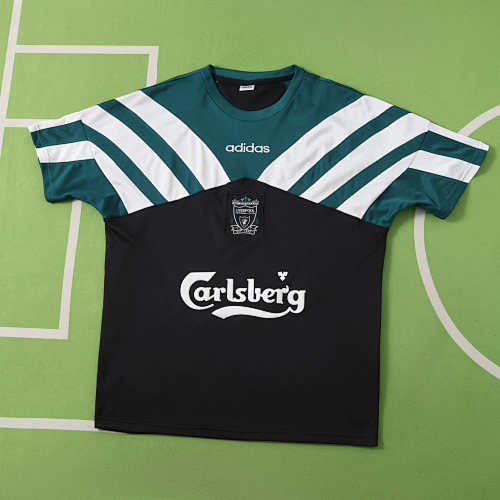 Liverpool F.C. Retro Fan Version