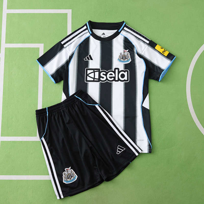 Newcastle United F.C. Home Kids Kit