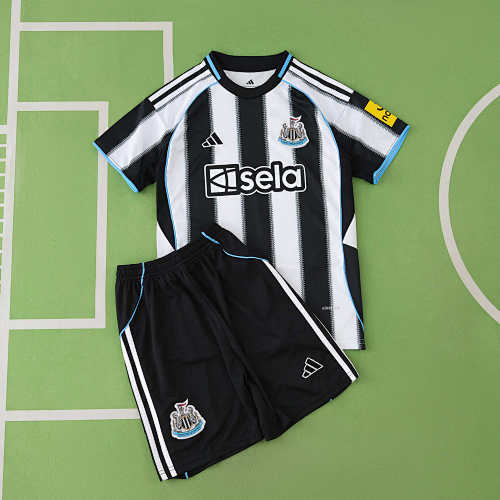 Newcastle United F.C. Home Kids Kit