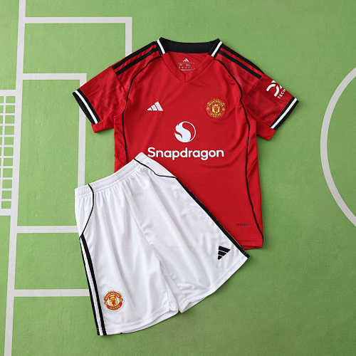 Manchester United F.C. Home Kids Kit