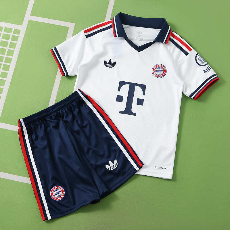 Fußball-Club Bayern München Away Kids Kit
