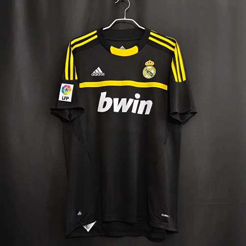 Real Madrid Black Retro Fan Version