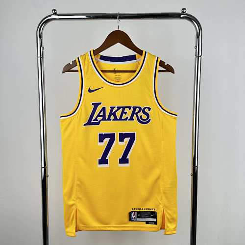 Nba L.A. Lakers 77 Doncic