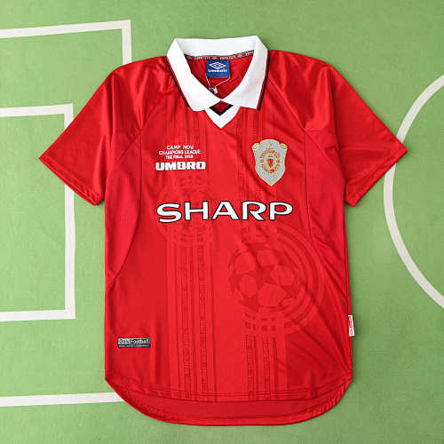 Manchester United F.C. Home Retro Fan Version