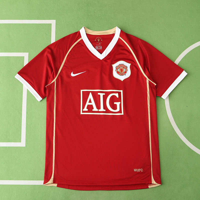 Manchester United F.C. Home Retro Fan Version