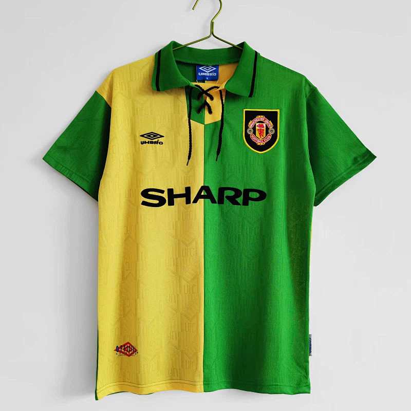 Manchester United Away Retro Fan Version