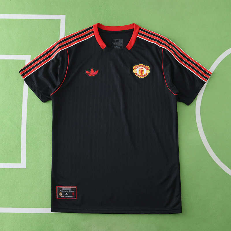 Manchester United F.C. CF Retro T Shirt