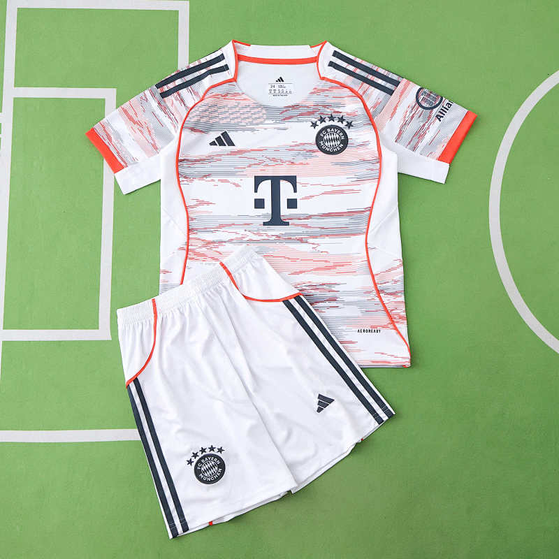 Fußball-Club Bayern München Away Kids Kit