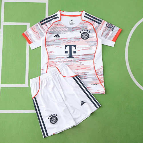 Fußball-Club Bayern München Away Kids Kit