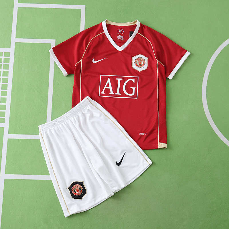 Manchester United F.C. Home Kids Kit