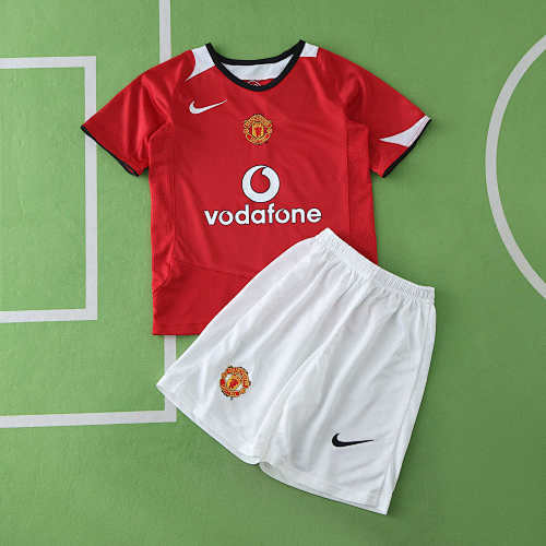 Manchester United F.C. Home Retro Kids Kit