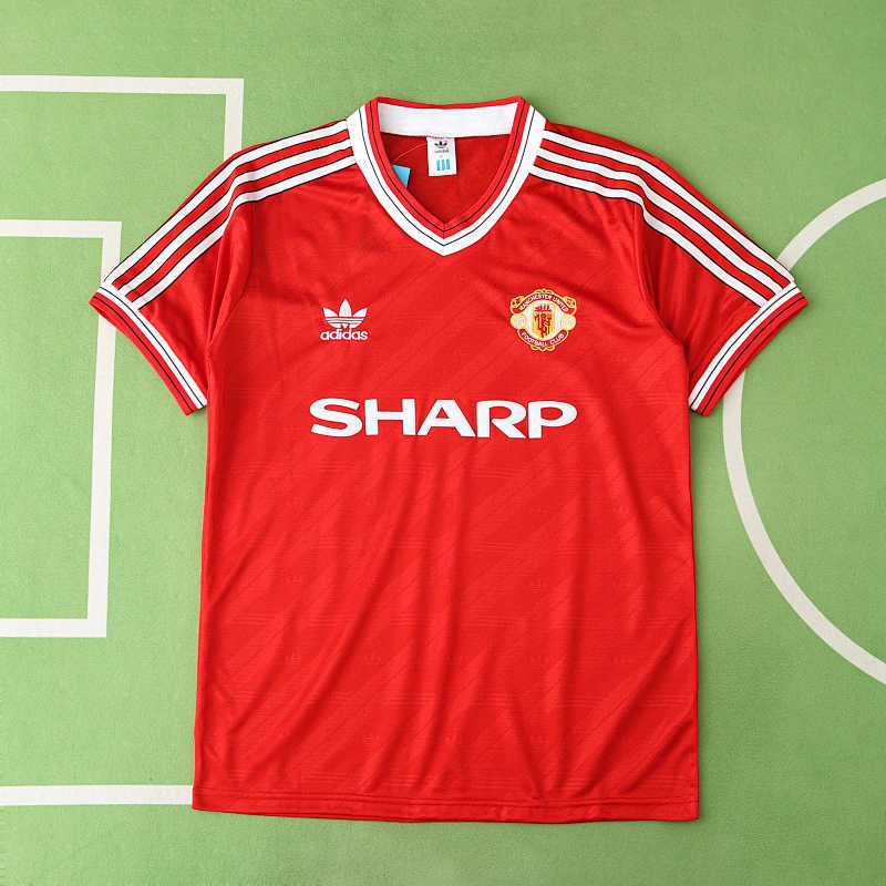 Manchester United F.C. Home Retro Fan Version