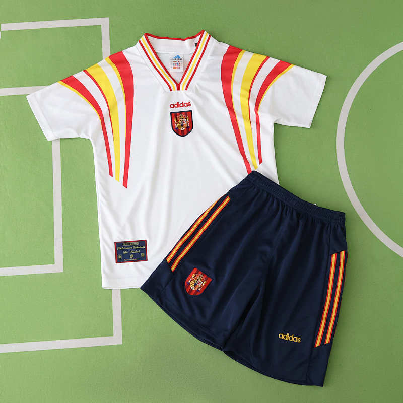Spain Away Retro Kids Kit