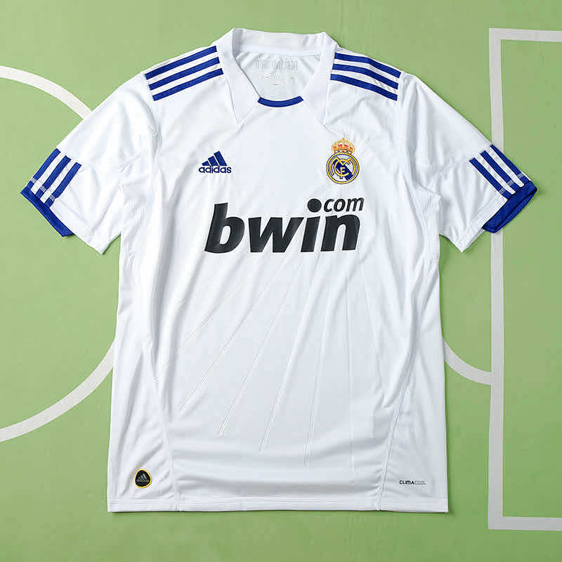 10-11 Season Real Madrid Home Retro Fan Version