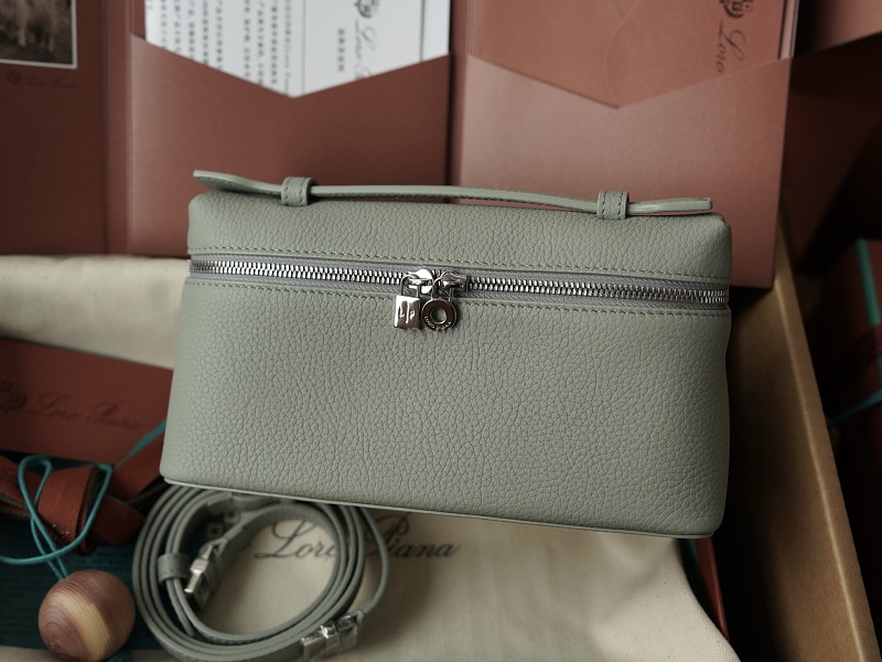 LP Extra Pocker Handbag