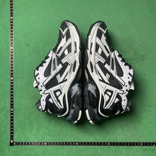 GO Batch Balenciaga Runner 2.1