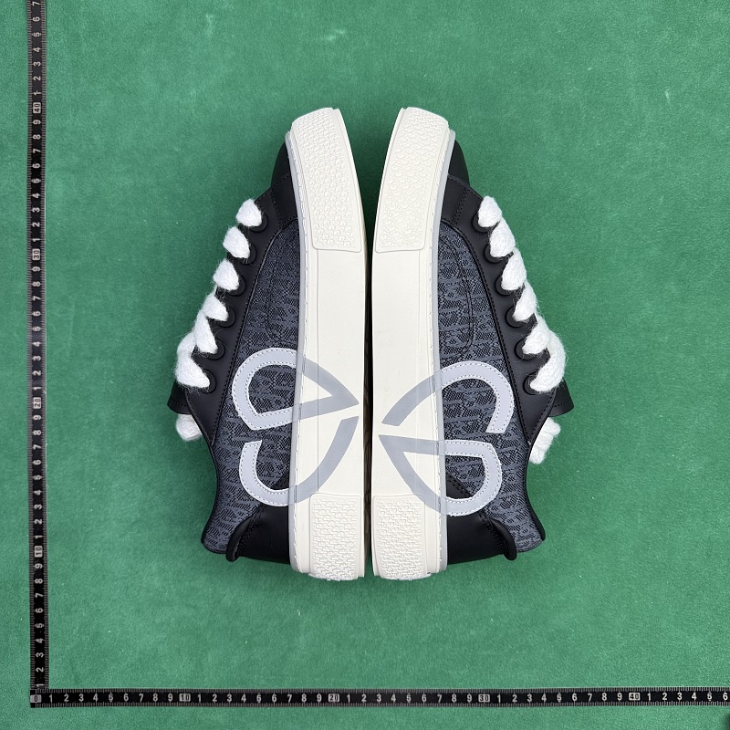 Dior sneakers