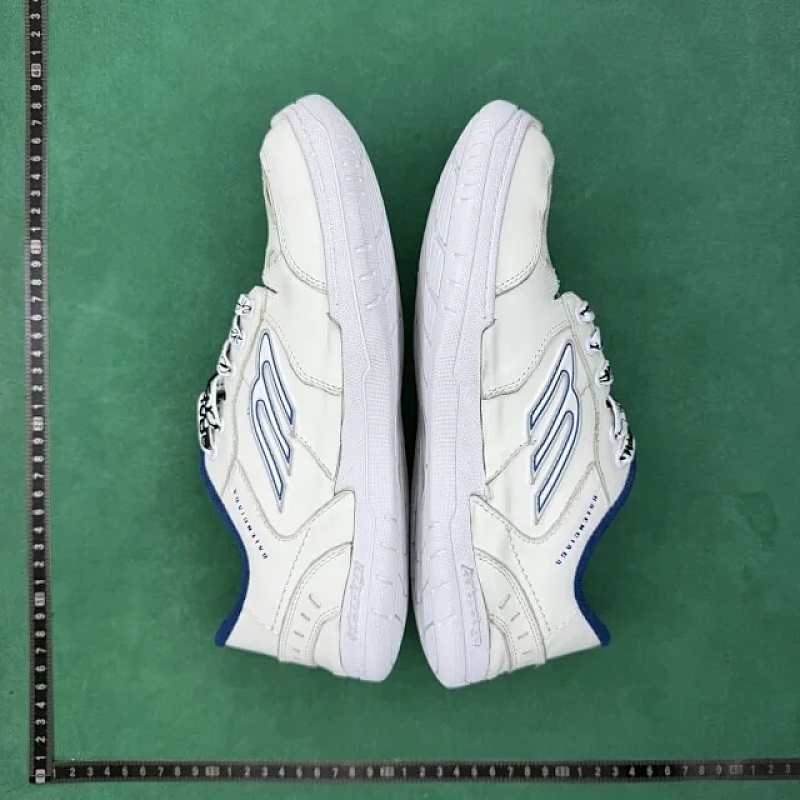 TT Batch Balenciaga Hamptons Worn-Out