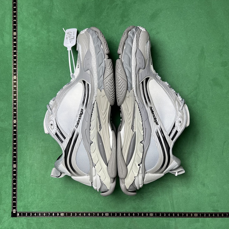 GO Batch Balenciaga Triple S .2