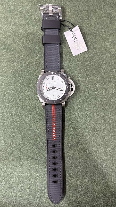 Panerai VS Pam1579 42mm