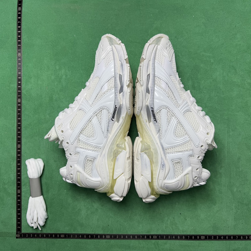 GO Batch Balenciaga 7.0 Runner Graffiti ZL 2.4