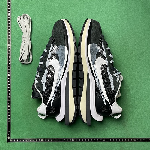 GD Batch Sacai Batch Nike VaporWaffle Black And White ZL 1.7