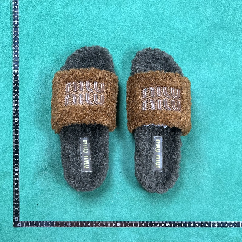 Miu Miu slides