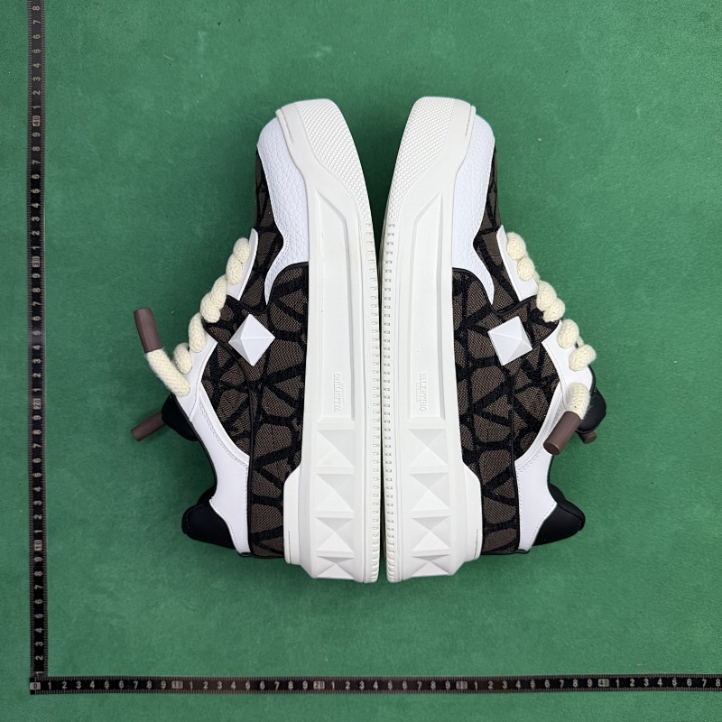 TT Batch Valentino One Stud XL Garavani