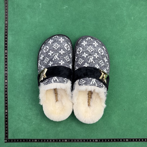 TT Batch Louis Vuitton Winterbreak