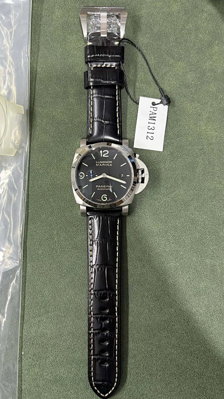 Panerai VS Pam 44mm