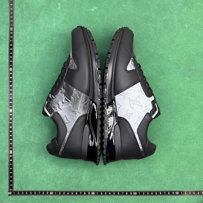 TT Batch Louis Vuitton Run Away