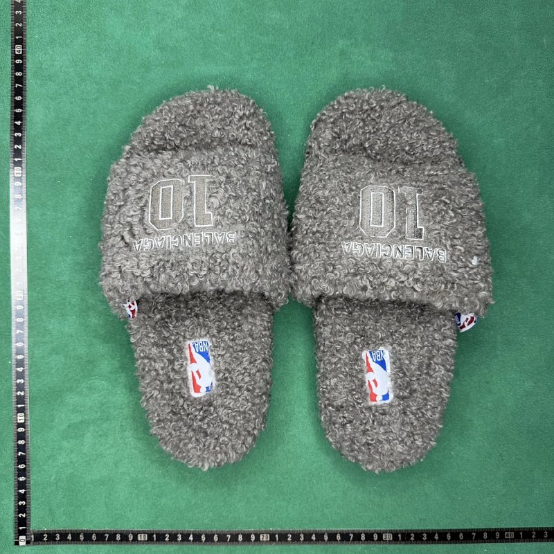 TT Batch Balenciaga Furry
