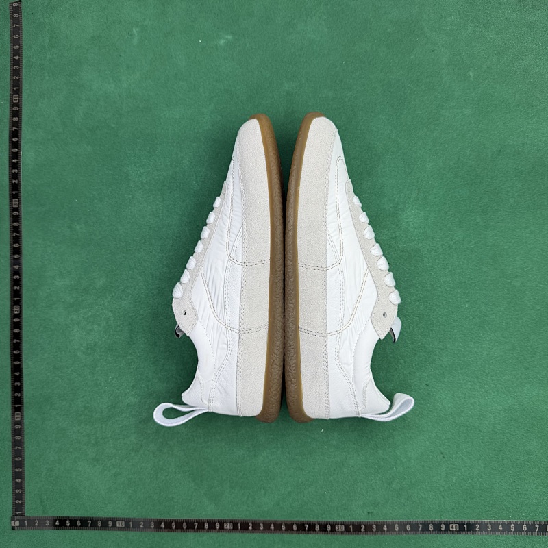 TT Batch Alexander McQueen EC1