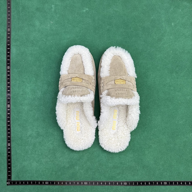 Miu Miu slides