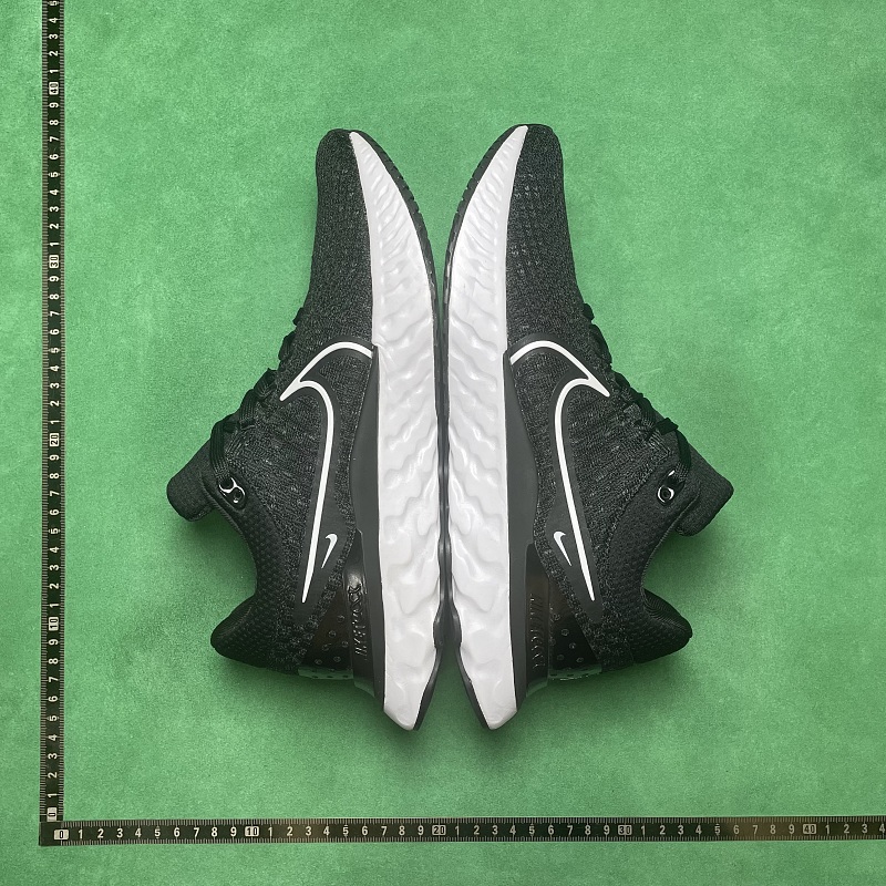 BD Batch Nike Vomero Premium SP Mini Swoosh ZL 1.2