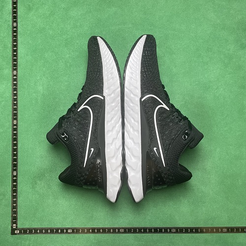 BD Batch Nike Vomero Premium SP Mini Swoosh ZL 1.2