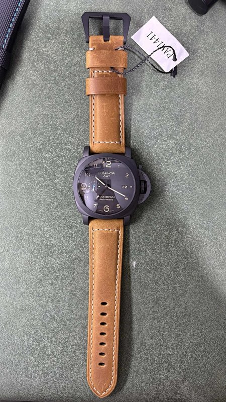 Panerai VS Pam 44mm