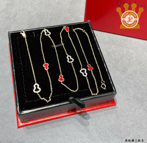 Qeelin Sweater Chain
