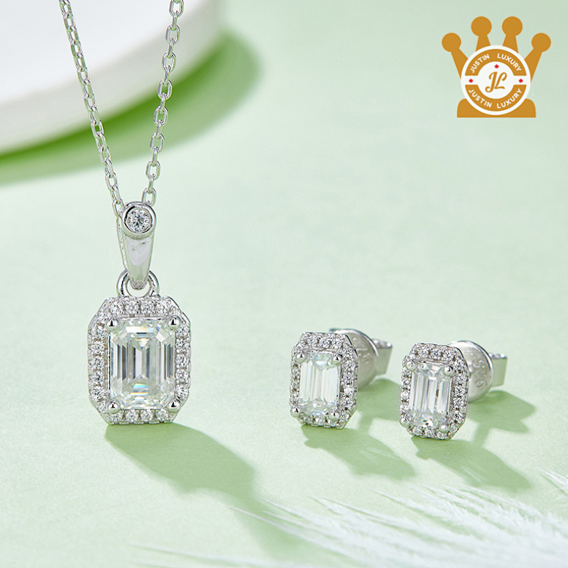 0.5 Carat Grade D